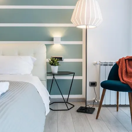 4 Star Train Station - Self Check-in Aparthotel